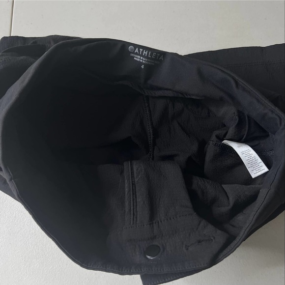 SOLD Athleta Trekkie Shorts 4 - Picture 4 of 4